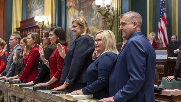 Sen. Tracy Pennycuick Takes Oath of Office to Represent 24th Senate District