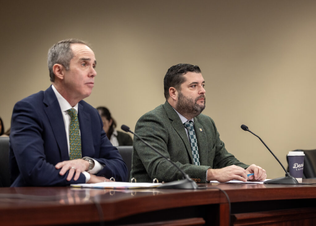 Bipartisan Bill to Prohibit Student Cellphone Use During School Day ...
