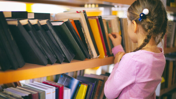 Senator Pennycuick Introduces Bill to Help Schools Implement Early Literacy Reforms